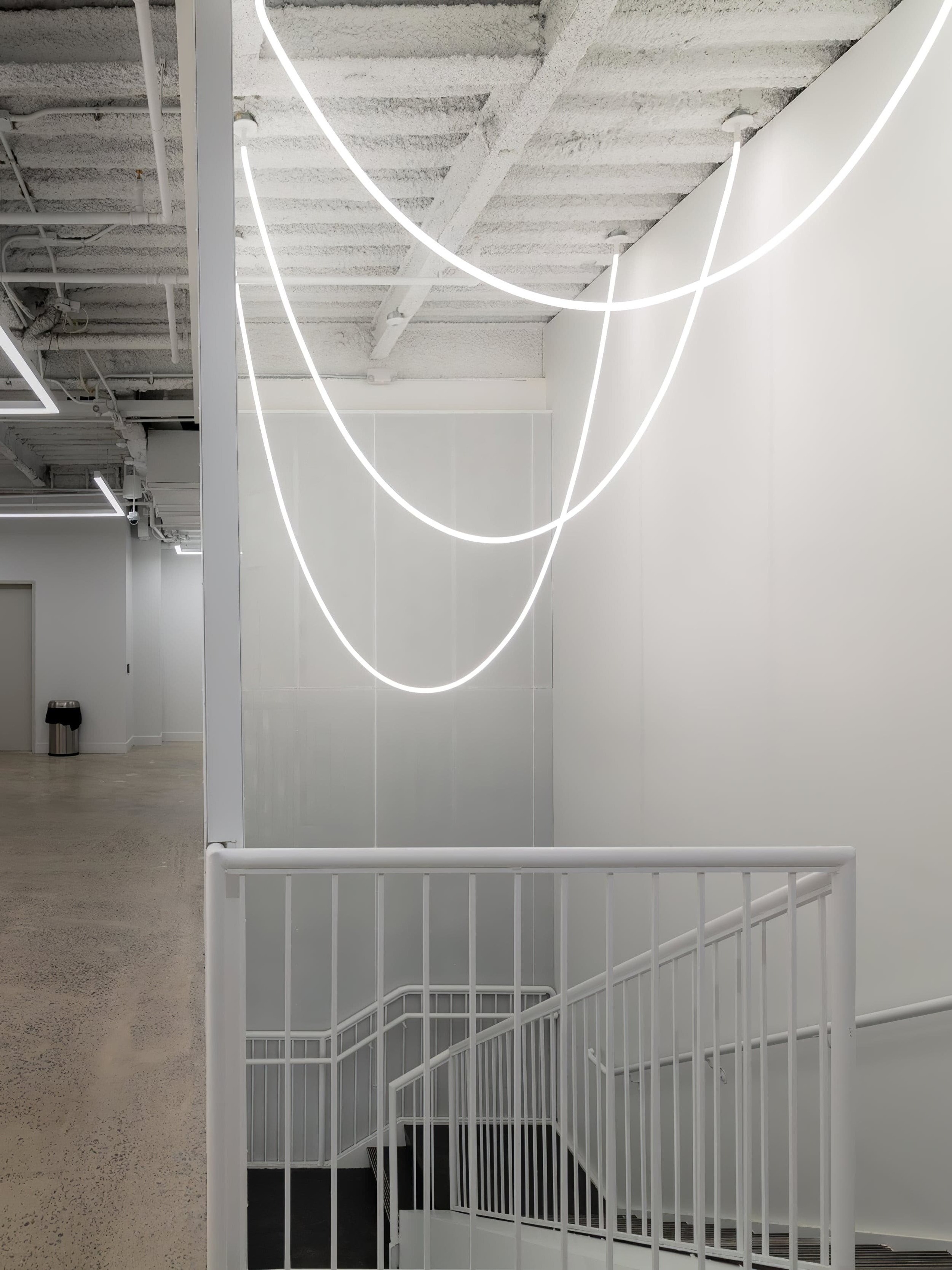 Tracer Loop Pendant Light